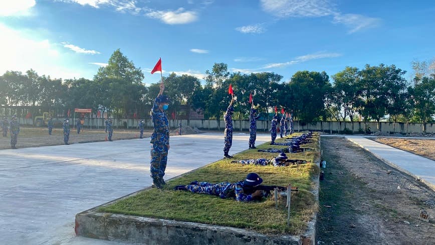 Trung tâm Huấn luyện Vùng 2 Hải quân kiểm tra “3 tiếng nổ” cho chiến sĩ mới