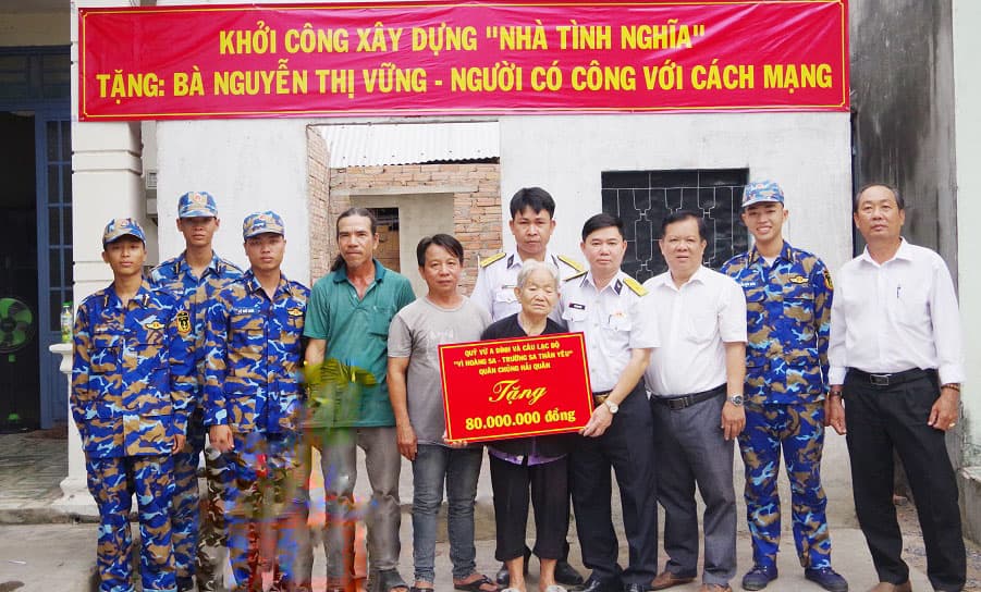 Trung tâm Bảo đảm kỹ thuật Vùng 2: Trao kinh phí hỗ trợ xây dựng "Nhà tình nghĩa"