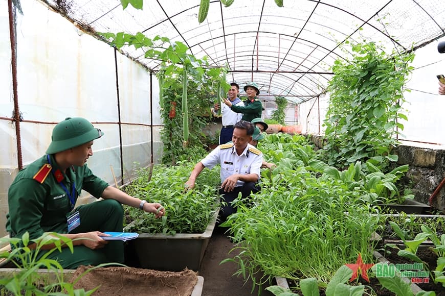 Hát vang khúc ca về Trường Sa hào hùng