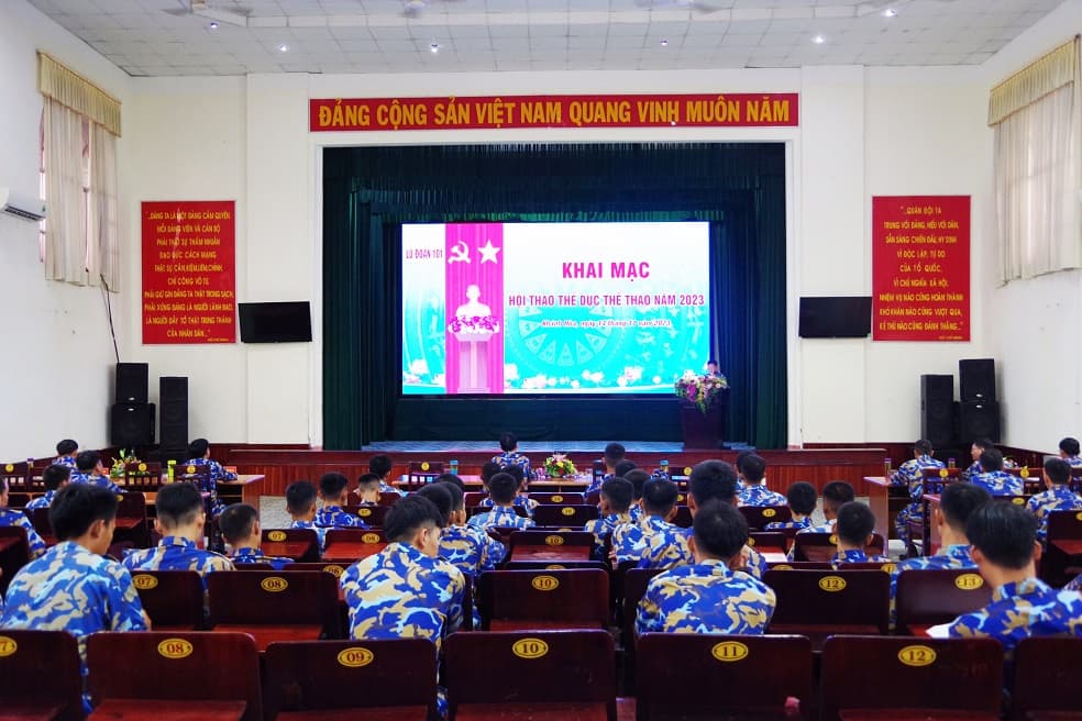 Lữ đoàn 101 khai mạc hội thao thể dục thể thao năm 2023
