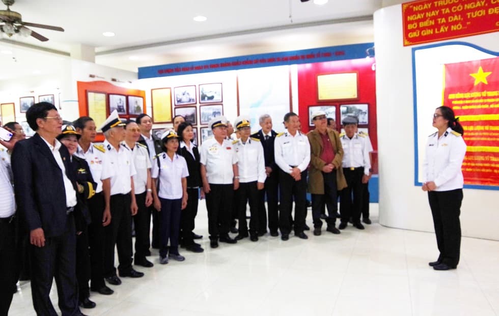 Đoàn cựu chiến binh Hải quân thăm và giao lưu tại Lữ đoàn 170