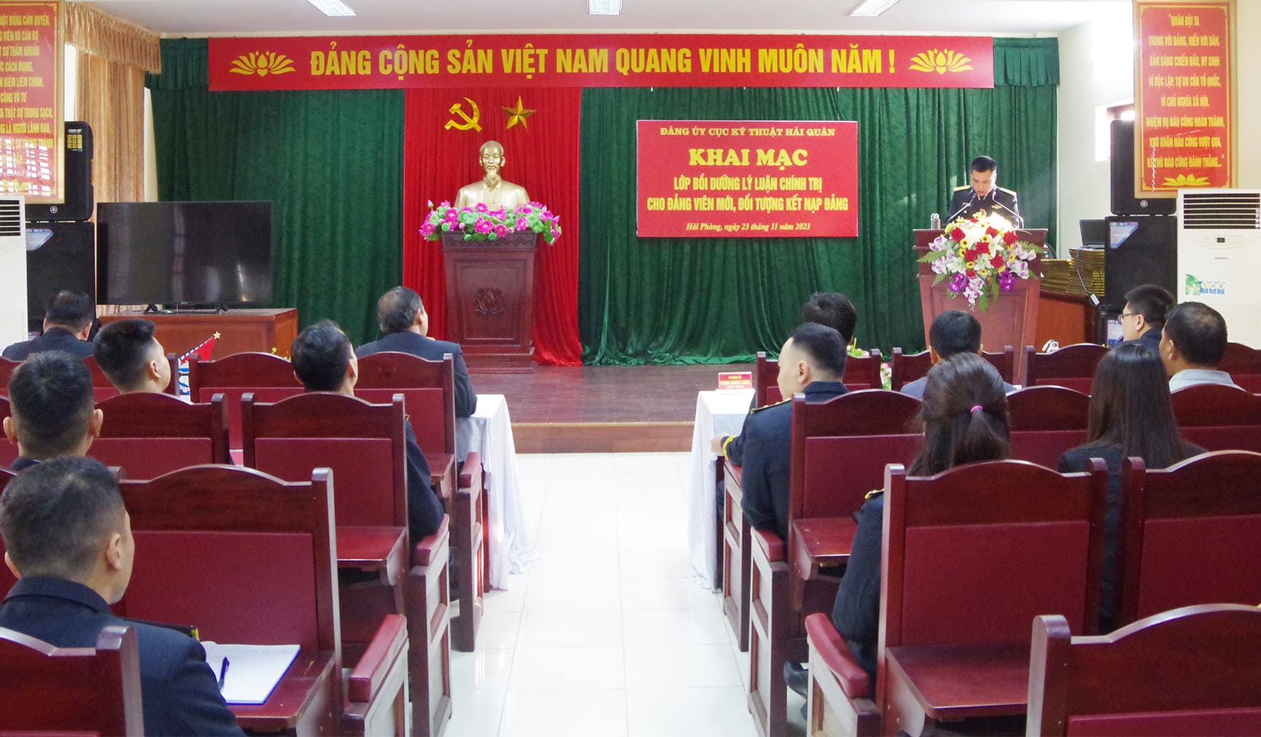 Cục Kỹ thuật Hải quân: Bồi dưỡng lý luận chính trị cho đảng viên mới và đối tượng kết nạp đảng