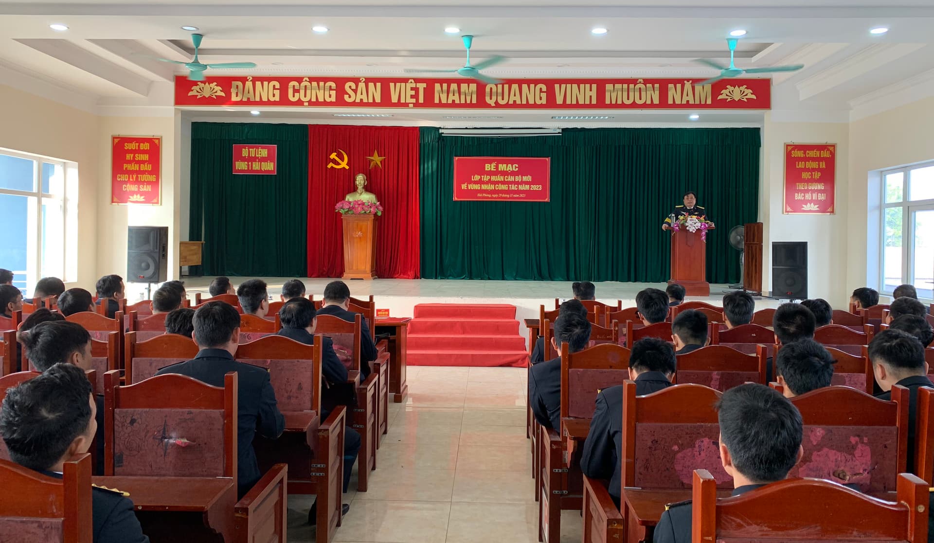 Vùng 1: Bế mạc lớp tập huấn cán bộ mới về Vùng nhận công tác năm 2023