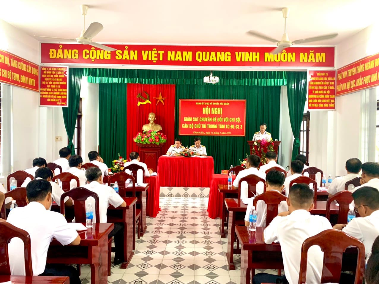 Giám sát chuyên đề đối với Chi bộ và cán bộ chủ trì Trung tâm Tiêu chuẩn-Đo lường-Chất lượng 3