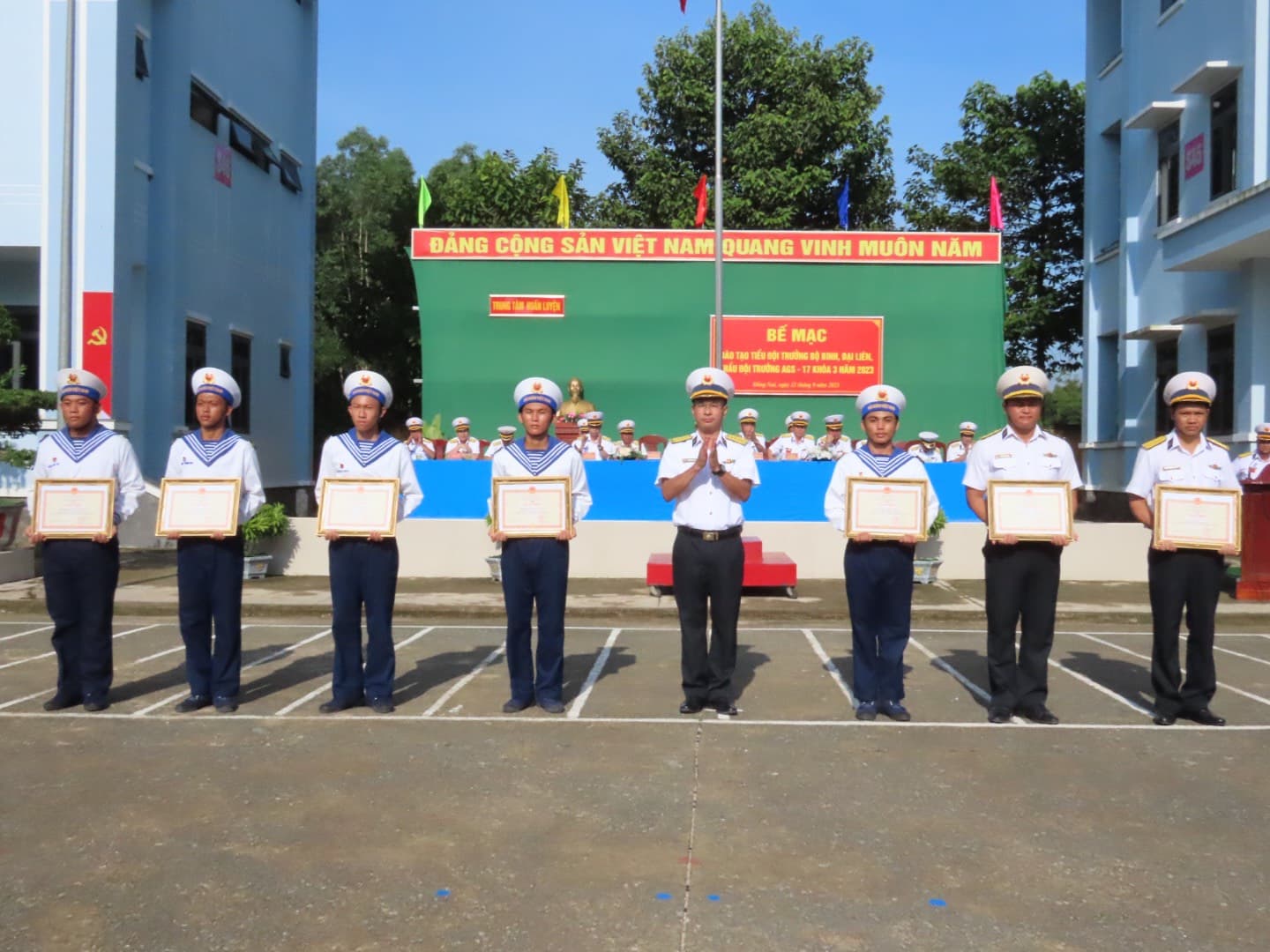 Trung tâm Huấn luyện Vùng 2 hoàn thành tốt khóa huấn luyện tiểu đội trưởng, khẩu đội trưởng