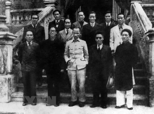 Phiên họp đầu tiên của Chính phủ Lâm thời Việt Nam Dân chủ Cộng hòa