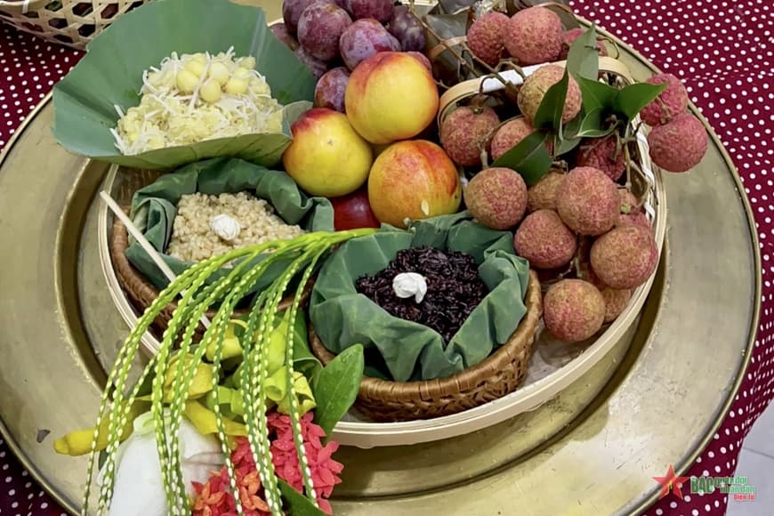 “Ăn tết Đoan Ngọ trở về tháng năm”