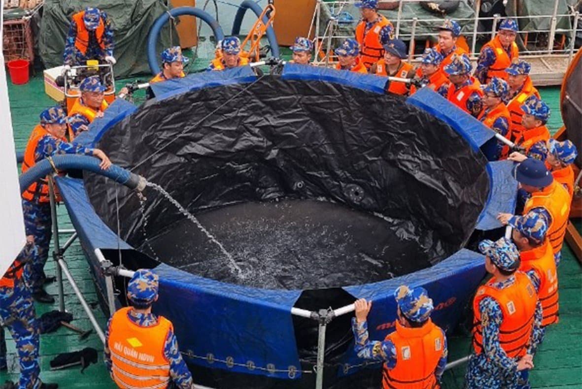 Huấn luyện ứng phó khi có sự cố tràn dầu