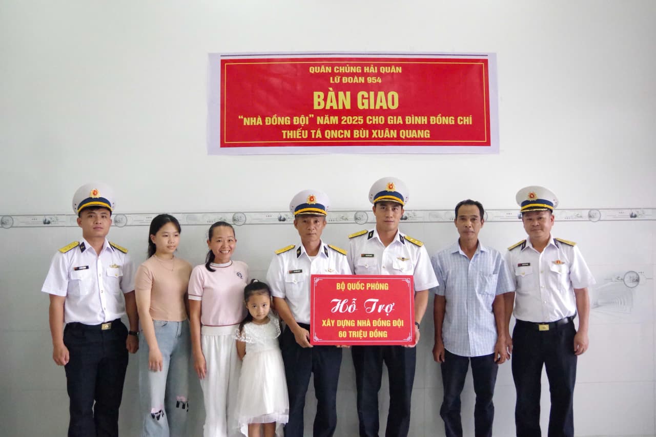 Lữ đoàn 954 bàn giao nhà đồng đội cho 3 quân nhân có hoàn cảnh khó khăn