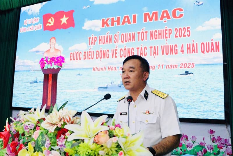 Vùng 4 Hải quân khai mạc lớp tập huấn sĩ quan tốt nghiệp năm 2025