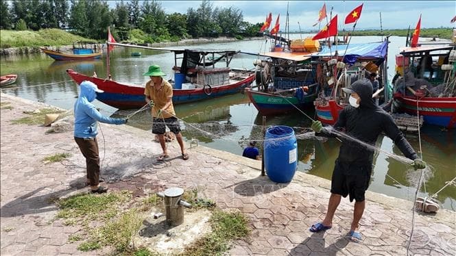 Quân đội duy trì 346.210 cán bộ, chiến sĩ cùng 8.200 phương tiện các loại ứng phó bão số 5