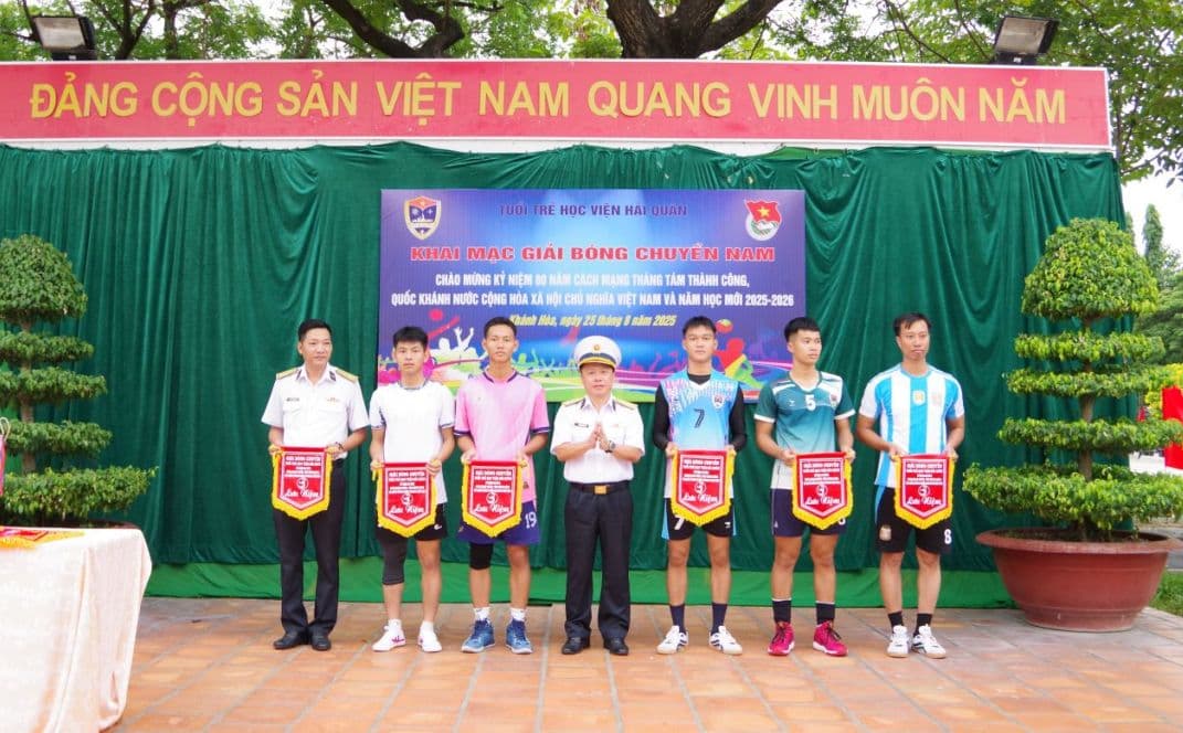 Học viện Hải quân khai mạc giải bóng chuyền