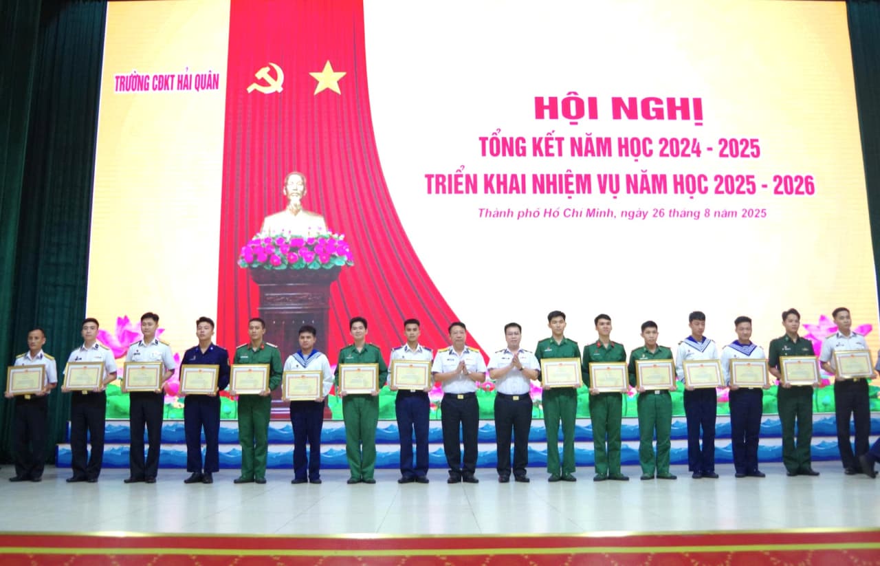 Trường Cao đẳng Kỹ thuật Hải quân: Tổng kết năm học 2024 - 2025
