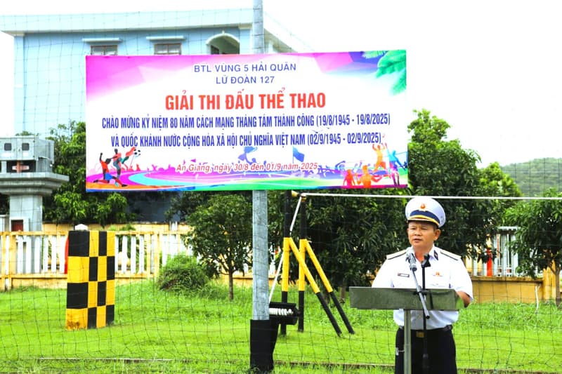 Lữ đoàn 127 tổ chức giải thể thao  chào mừng đại lễ