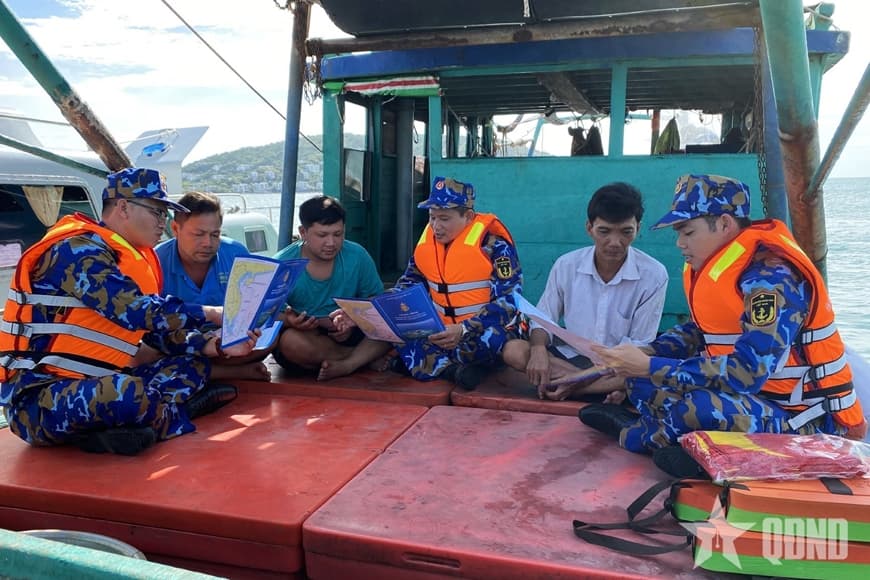 Một số vướng mắc của Luật Quân nhân chuyên nghiệp, công nhân và viên chức quốc phòng năm 2015