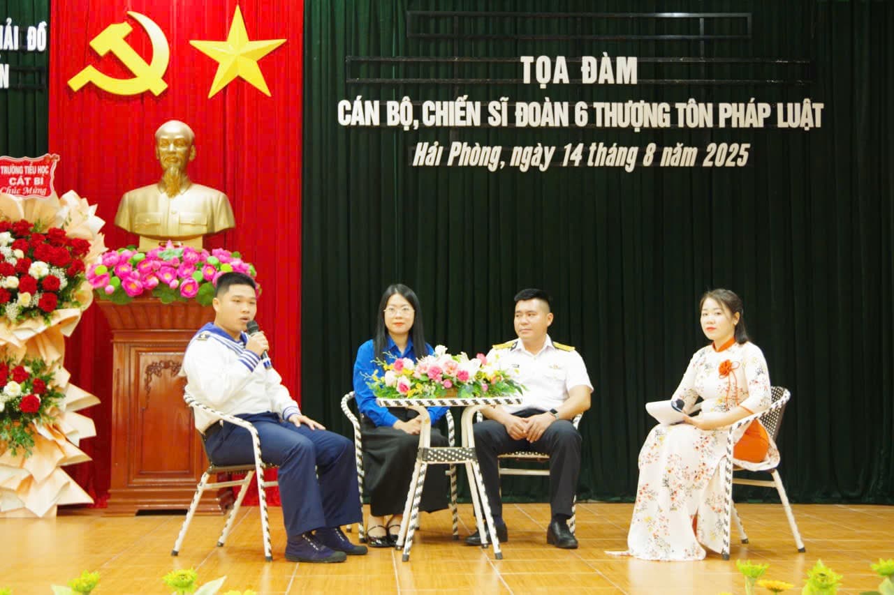 Toạ đàm "Cán bộ, chiến sĩ Đoàn 6 thượng tôn pháp luật”