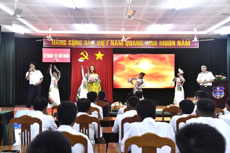 Tuổi trẻ Lữ đoàn 167 thi tiểu phẩm tuyên truyền