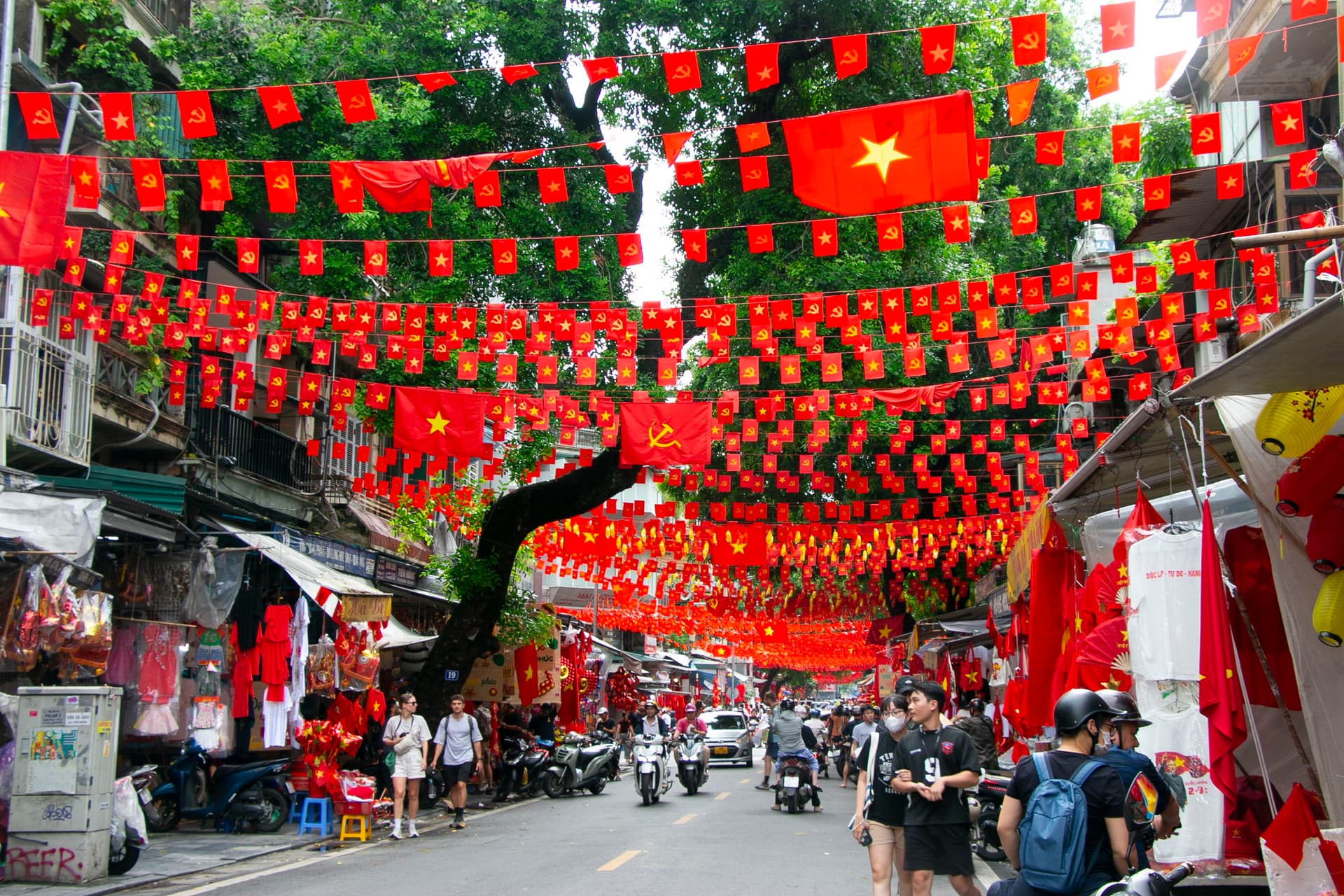 Tùy bút: Cảm thức mùa thu lịch sử