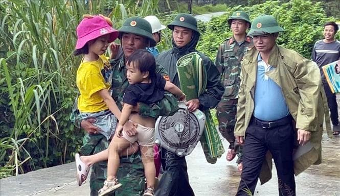 Chỉ đạo của Thường trực Ban Bí thư về việc ứng phó bão số 10 (Bualoi)