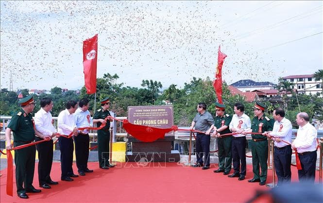 Cầu Phong Châu mới - Nhịp cầu hàn gắn vết thương và nhen lên niềm tin, hạnh phúc