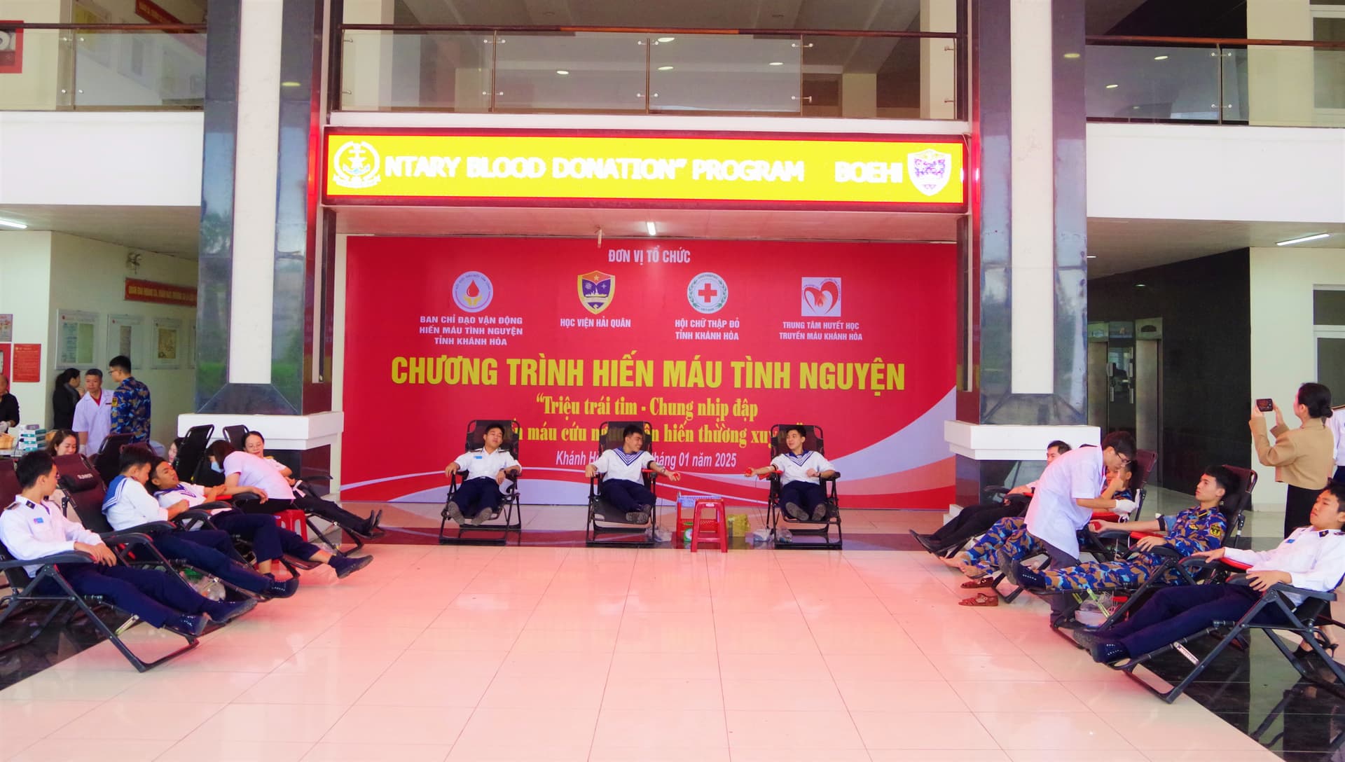Học viện Hải quân tham gia hiến máu tình nguyện