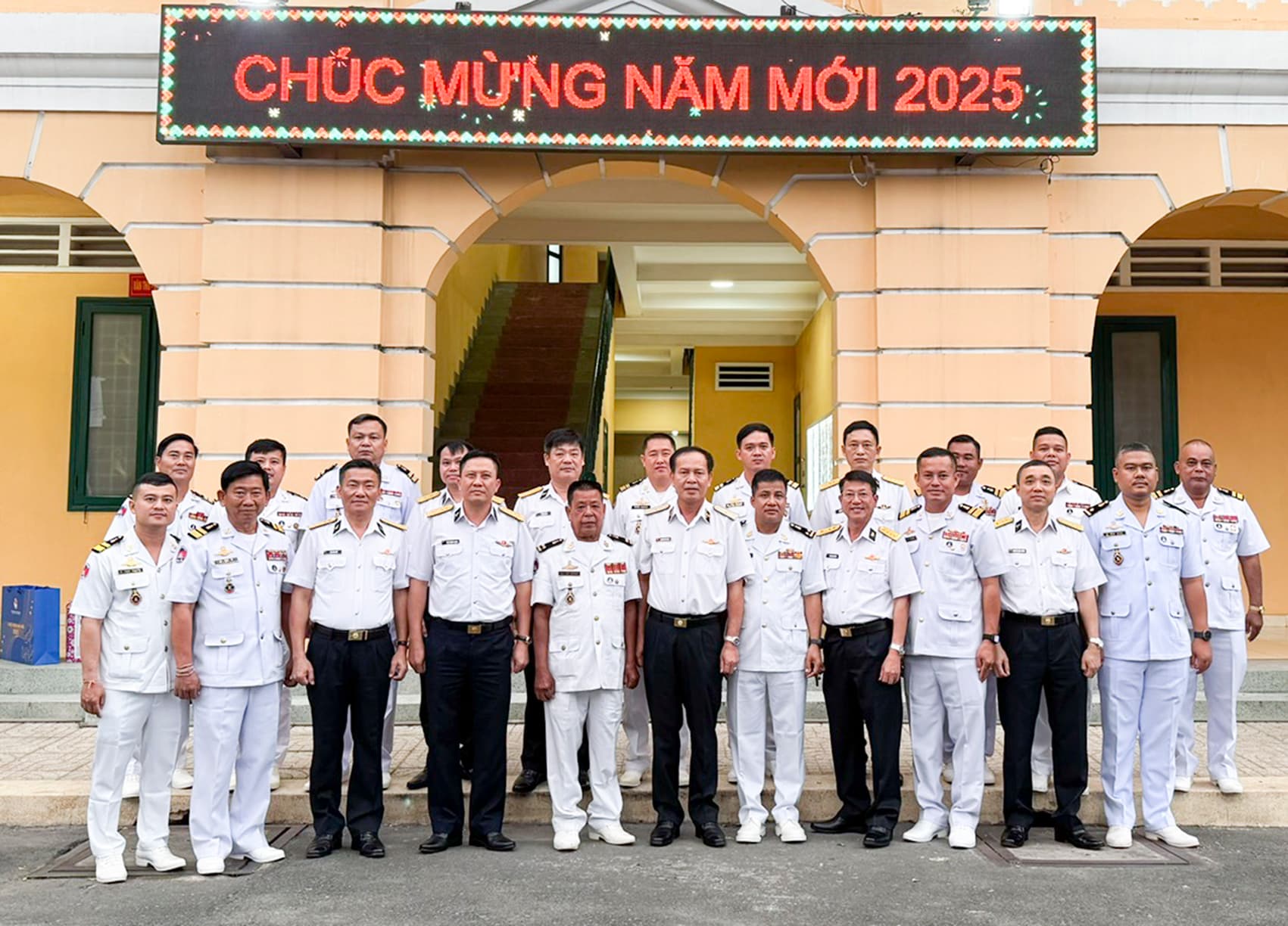 Hải quân Hoàng gia Campuchia chúc tết Hải quân nhân dân Việt Nam