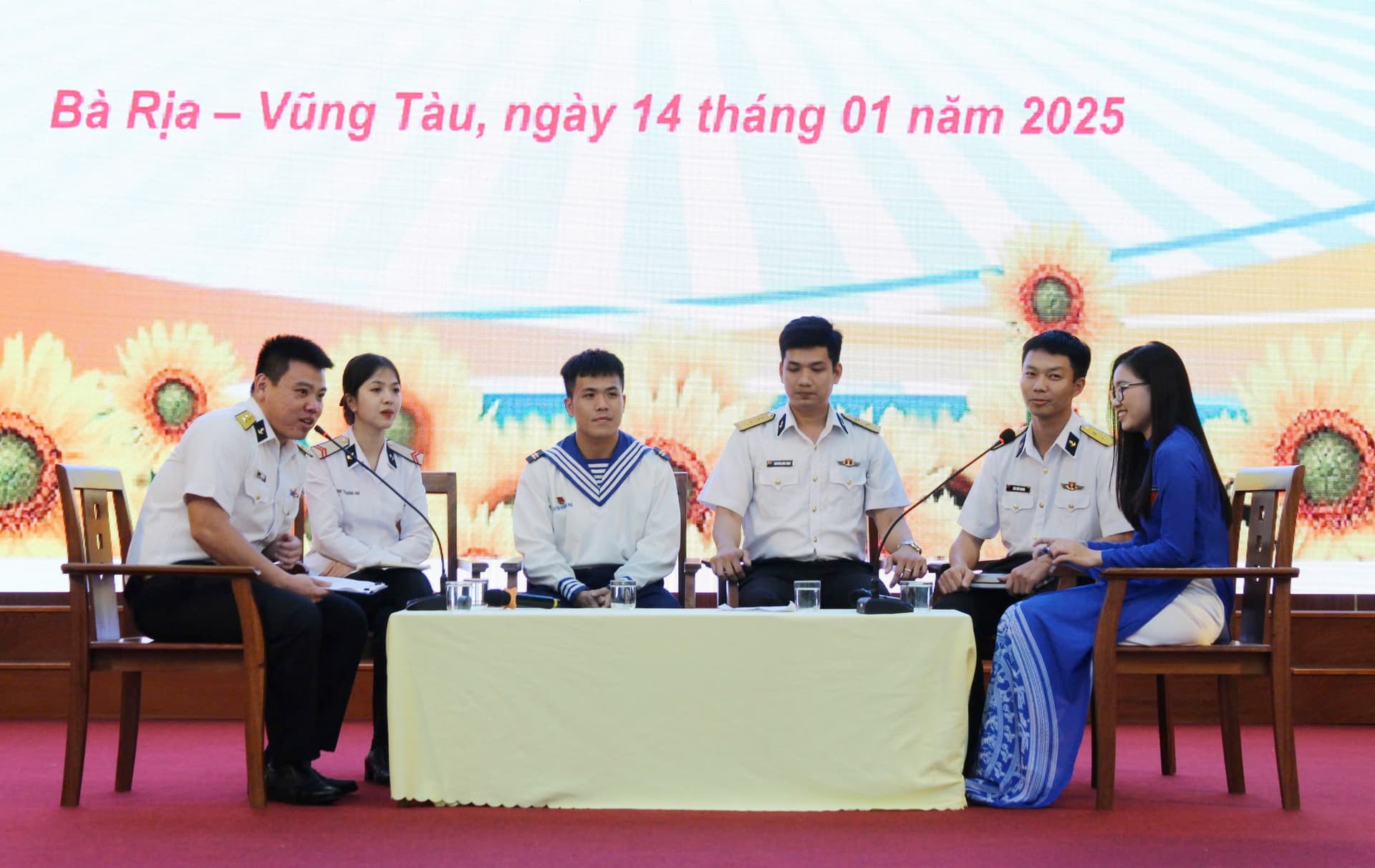 Toạ đàm: Thanh niên Lữ đoàn 171 với pháp luật, kỷ luật và văn hóa khi tham gia mạng xã hội