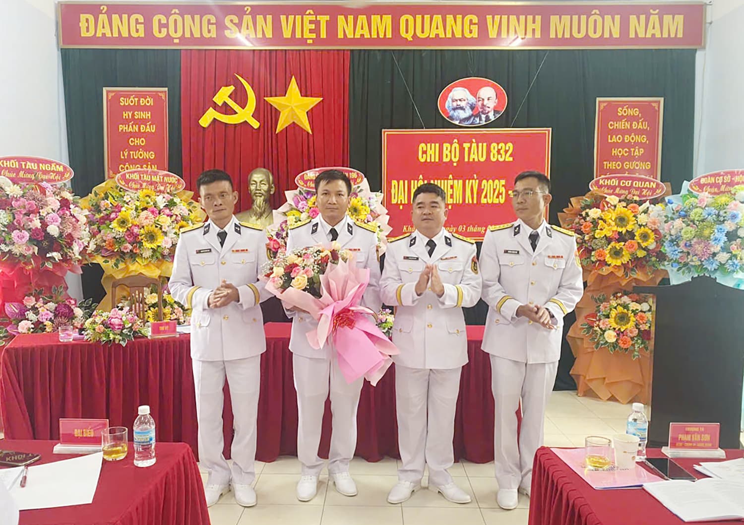 Đại hội chi bộ làm trước trong Đảng bộ Trung đoàn 196