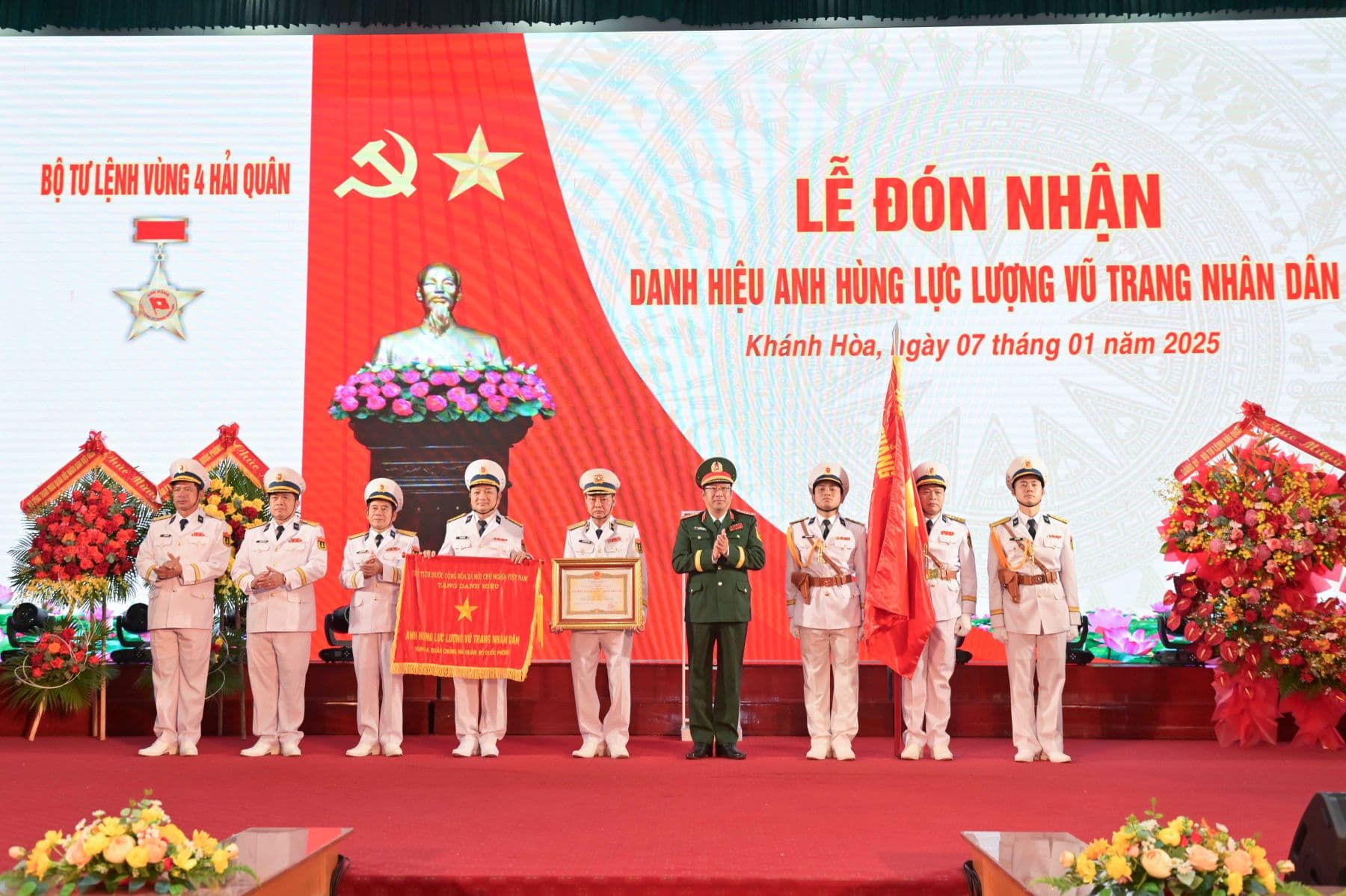 Vùng 4 Hải quân đón nhận danh hiệu anh hùng lực lượng vũ trang nhân dân