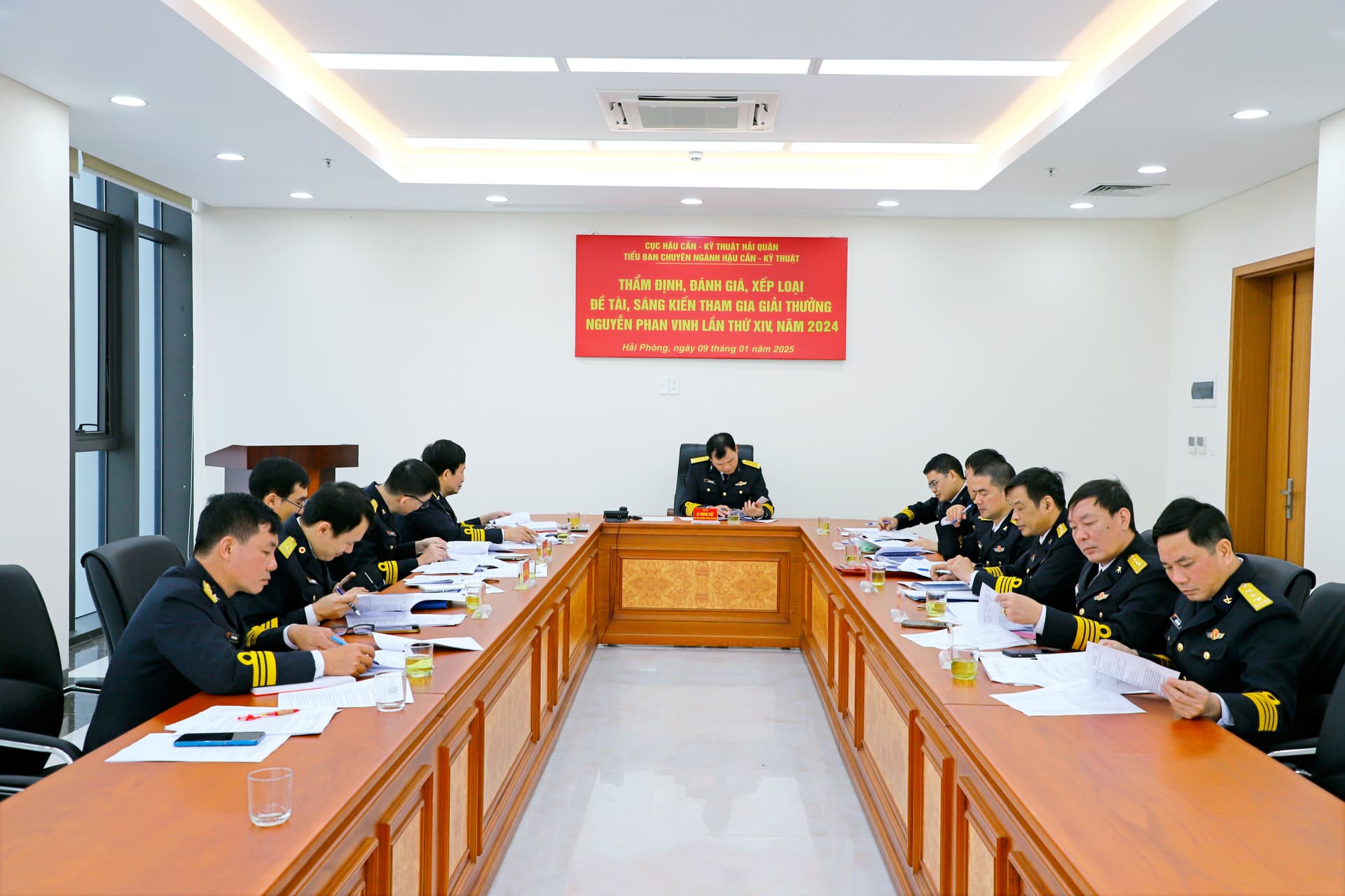 Thẩm định, đánh giá, xếp loại đề tài, sáng kiến tham gia Giải thưởng Nguyễn Phan Vinh