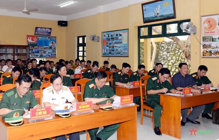 Đại tướng Phan Văn Giang khảo sát, chỉ đạo triển khai xây dựng một số công trình hạ tầng phát triển kinh tế-xã hội tại đảo Hòn Khoai