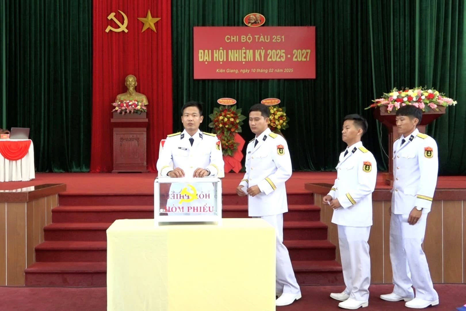 Thường vụ Đảng ủy Vùng 5 chỉ đạo đại hội chi bộ làm trước