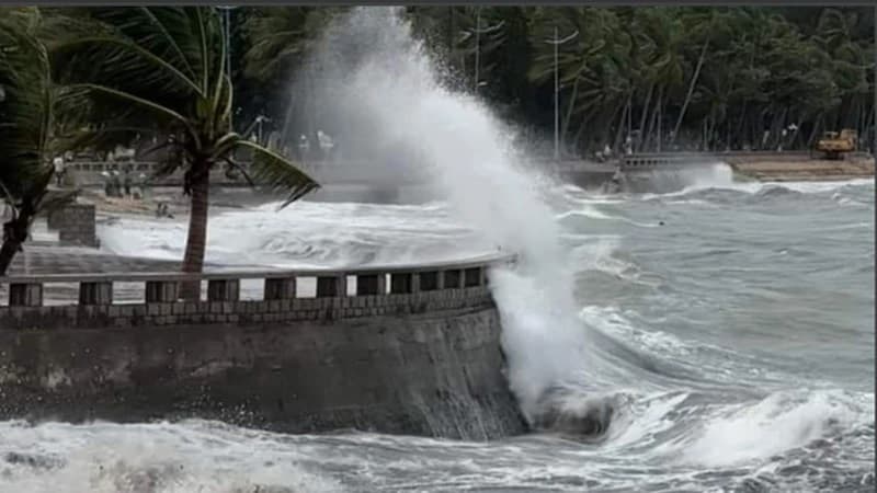 Xuất hiện vùng áp thấp gây mưa dông mạnh và nguy cơ lốc xoáy trên biển