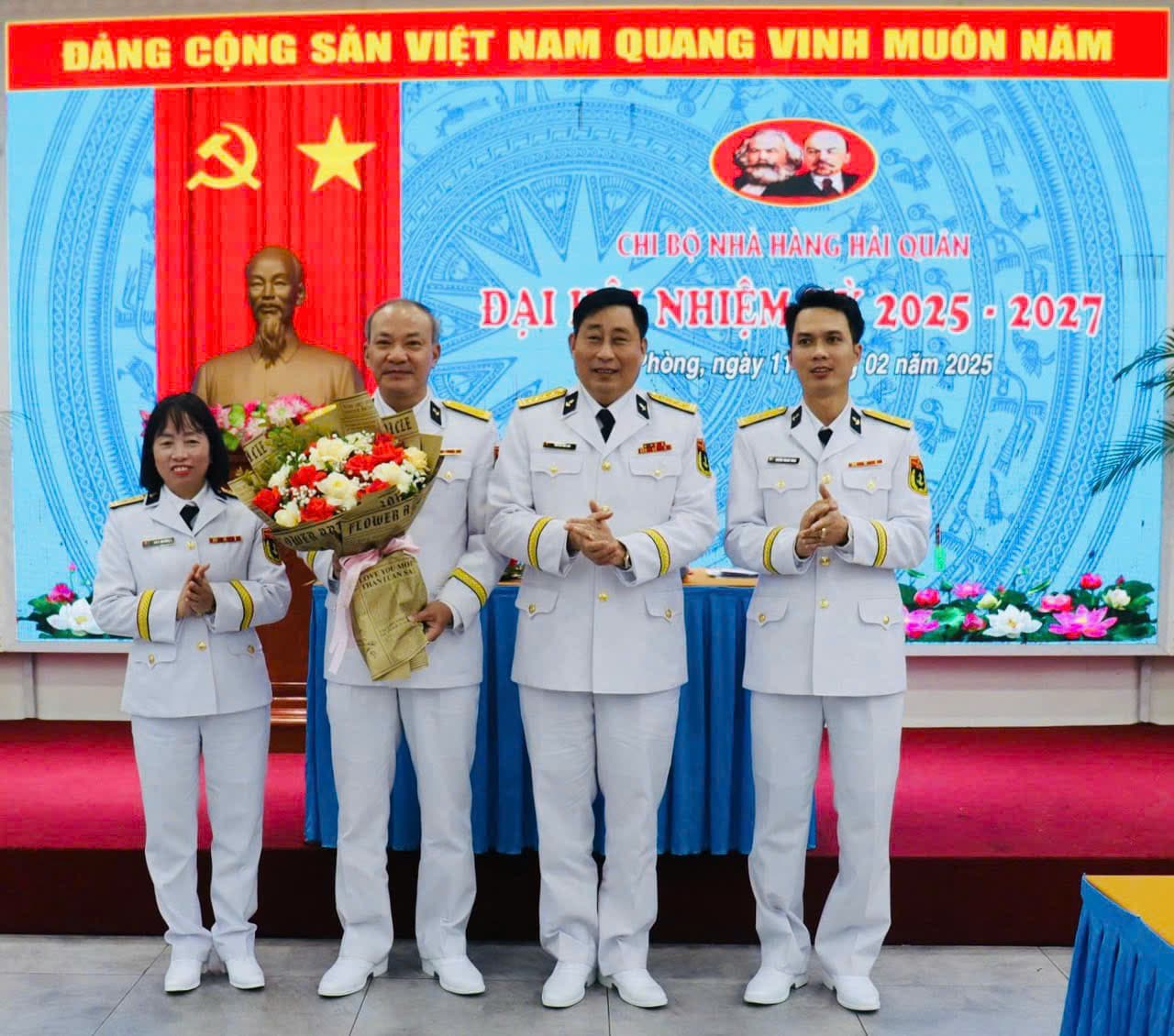 Đảng ủy Công ty Hải Thành chỉ đạo đại hội chi bộ làm trước