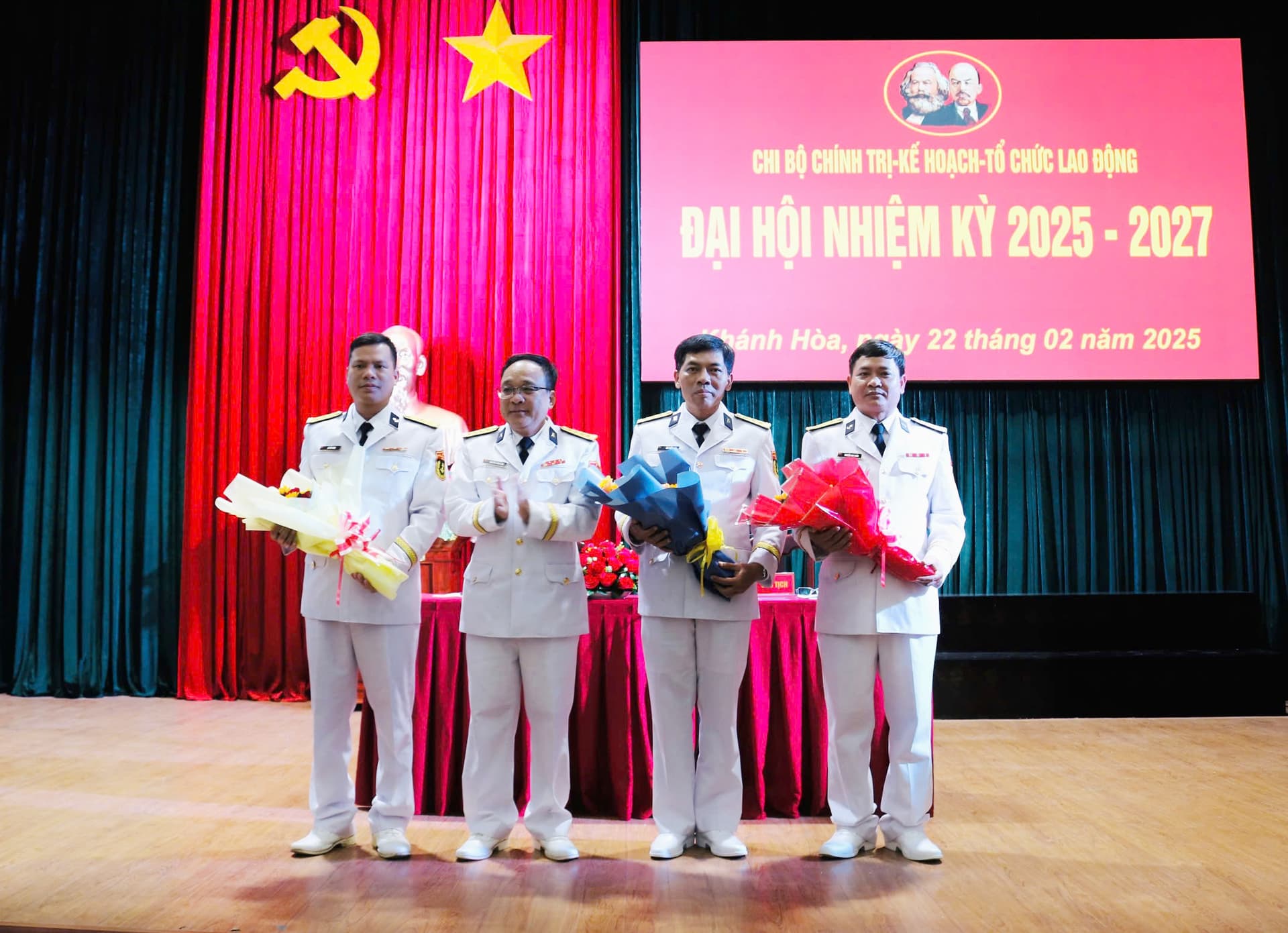 Đại hội chi bộ làm trước trong Đảng bộ Nhà máy Z753