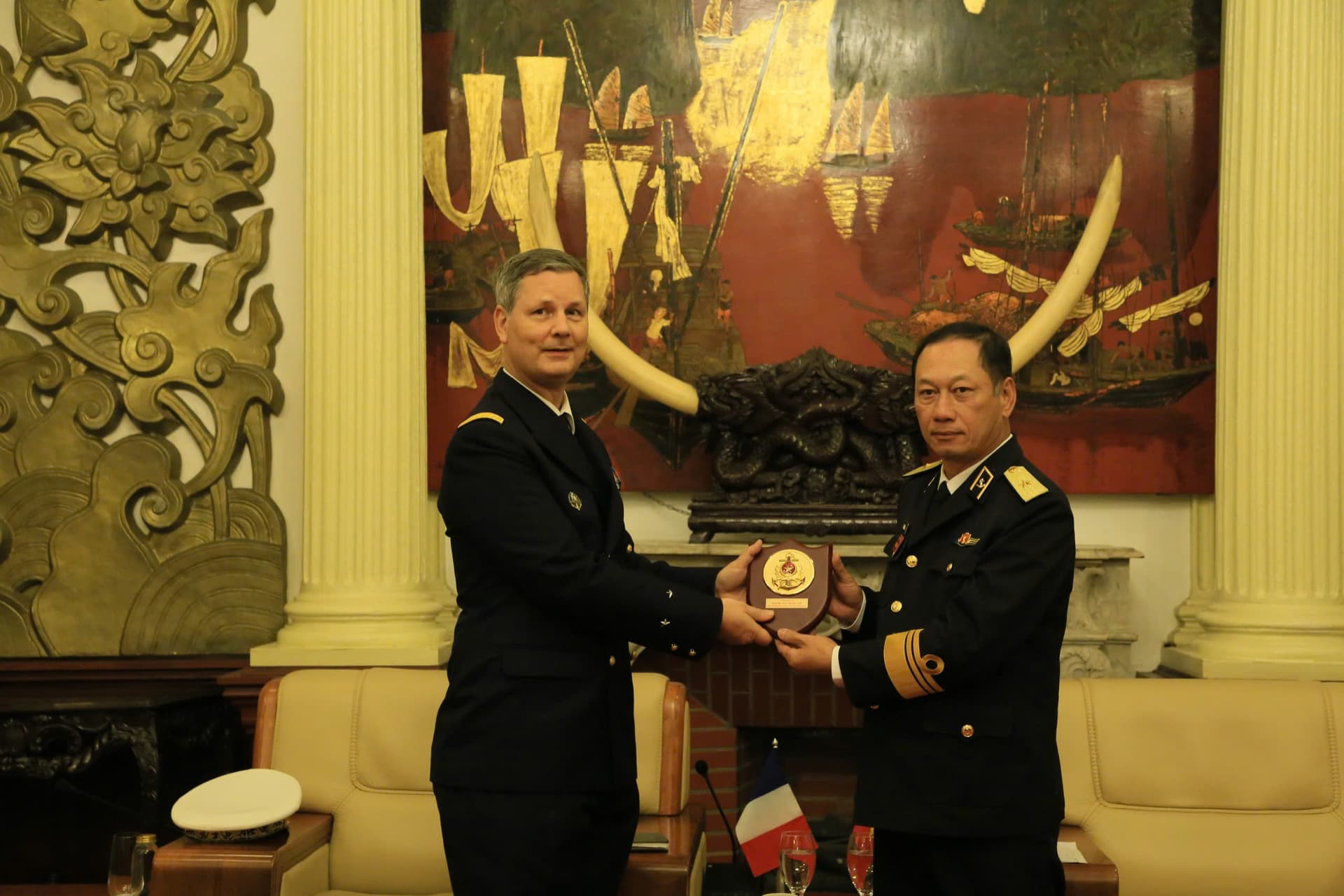 Tăng cường hợp tác, chia sẻ kinh nghiệm giữa Hải quân Việt Nam và Hải quân Pháp