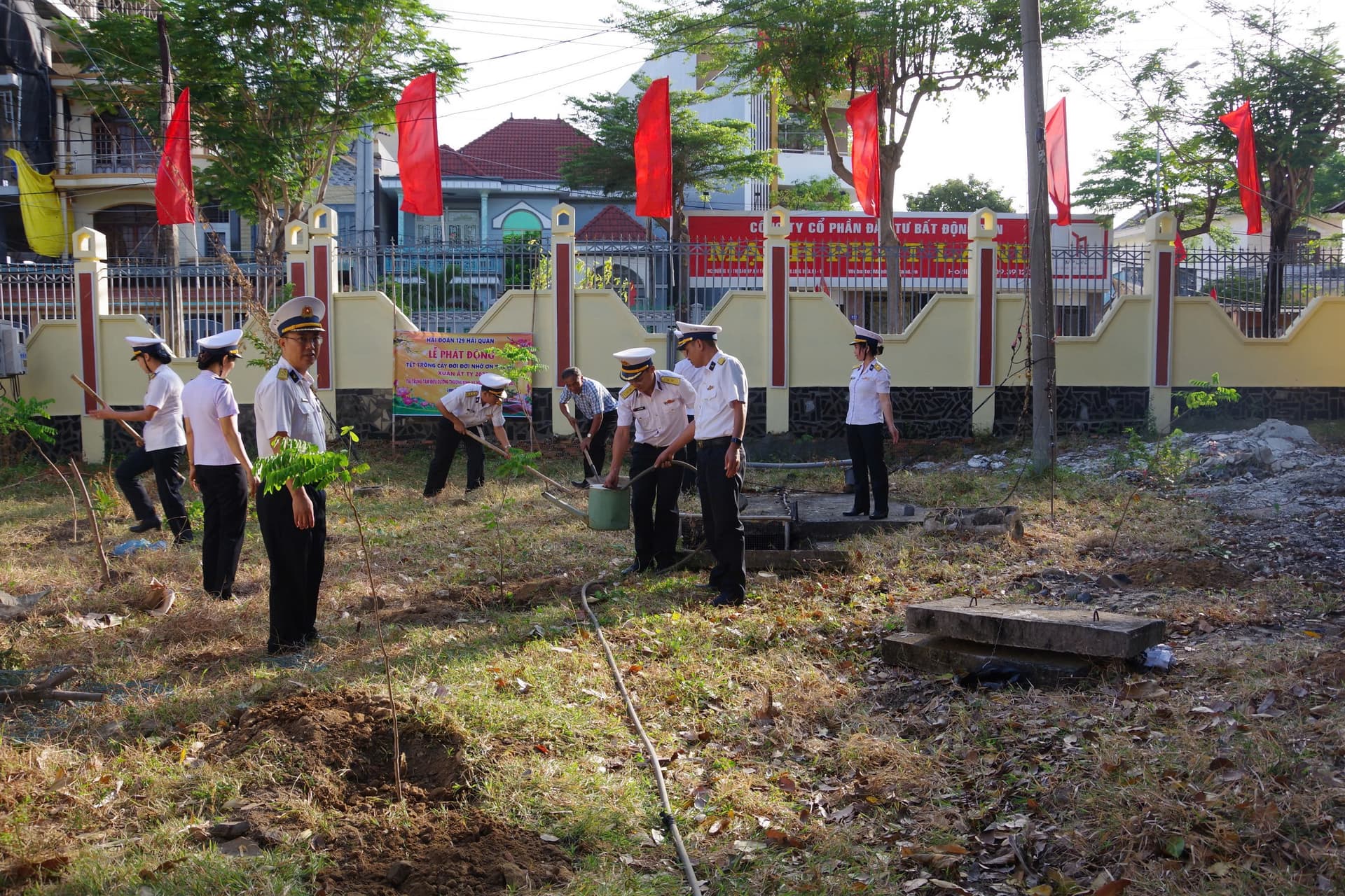Hải đoàn 129 hưởng ứng "Tết trồng cây đời đời nhớ ơn Bác Hồ"