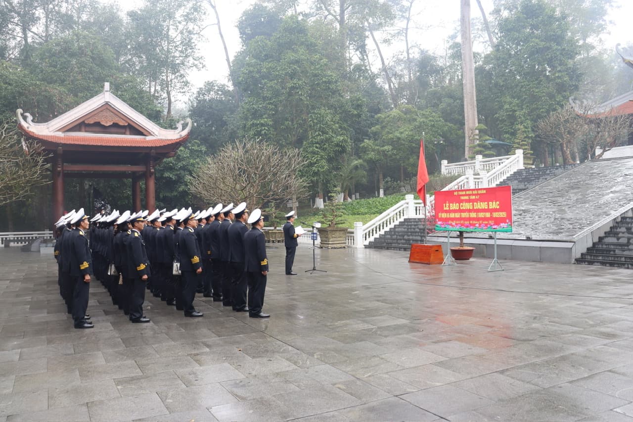 Trung tâm 47 báo công dâng Bác tại Khu Di tích K9