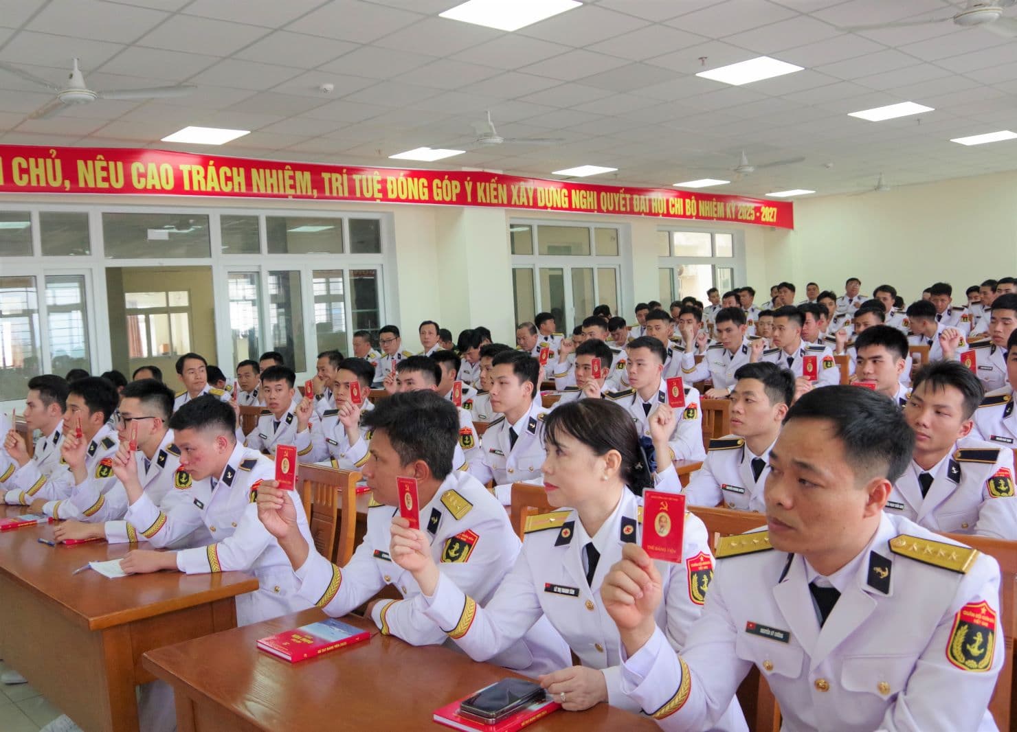 Đại hội chi bộ làm trước trong Đảng bộ Học viện Hải quân