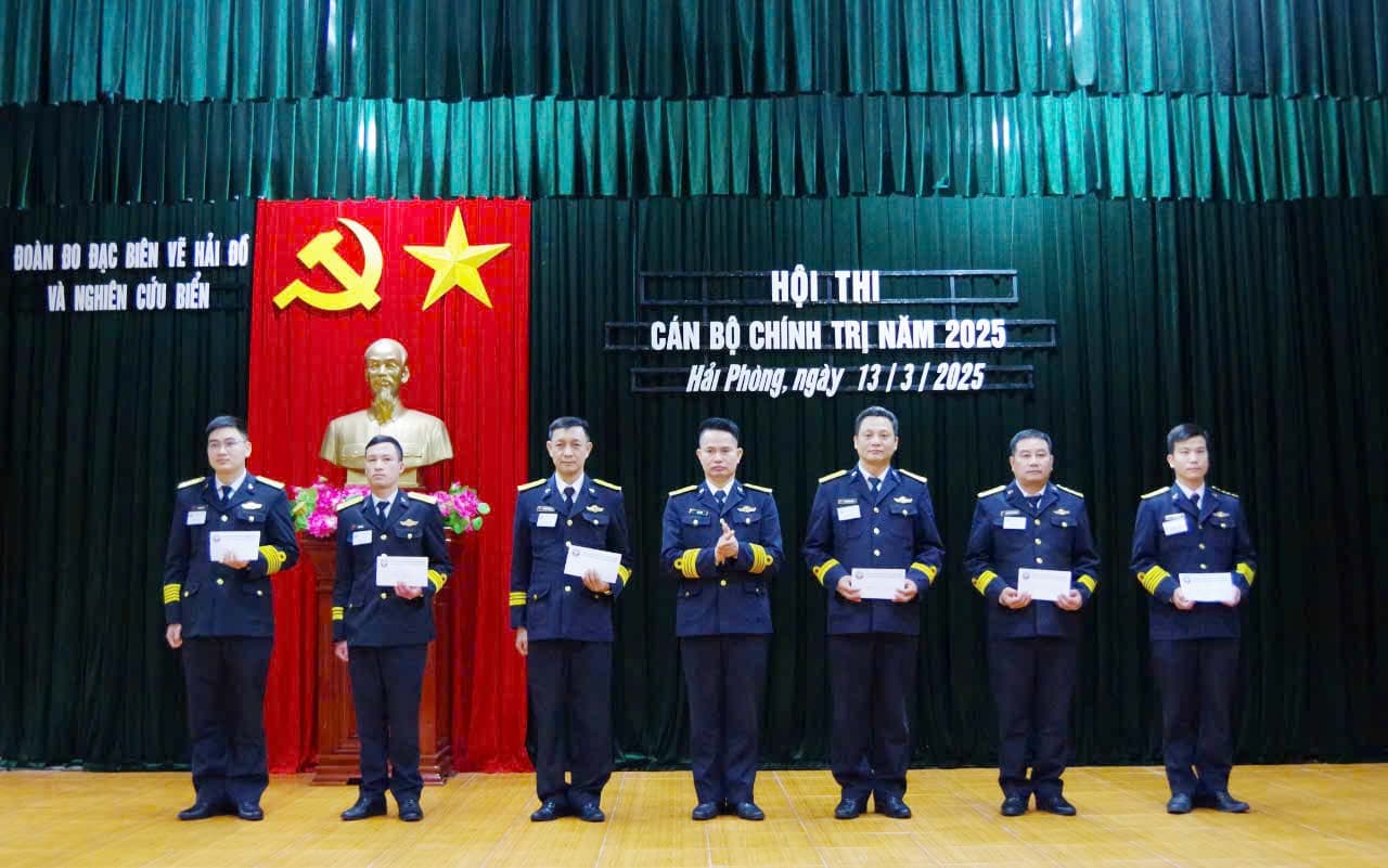 Đoàn Đo đạc biên vẽ hải đồ và nghiên cứu biển tổ chức hội thi cán bộ chính trị năm 2025