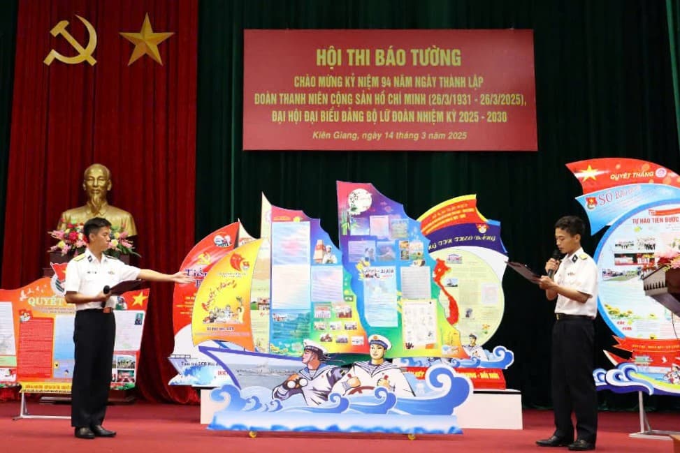 Lữ đoàn 127: Hội thi báo tường