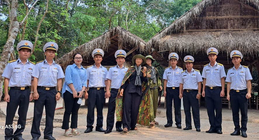 Tuổi trẻ Hải đoàn 129 hành trình về địa chỉ đỏ