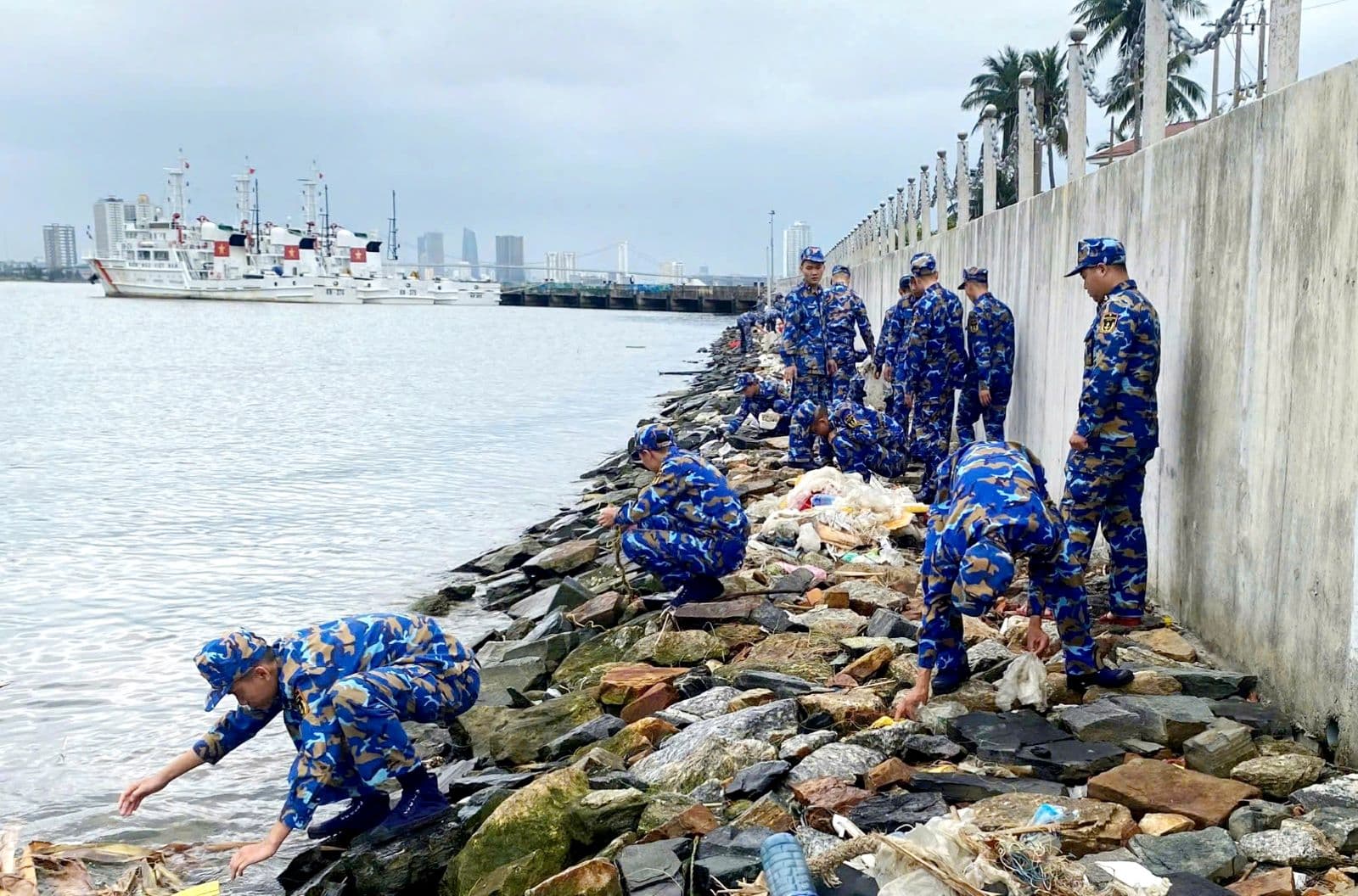 Sôi nổi hoạt động tình nguyện hưởng ứng Tháng thanh niên năm 2025