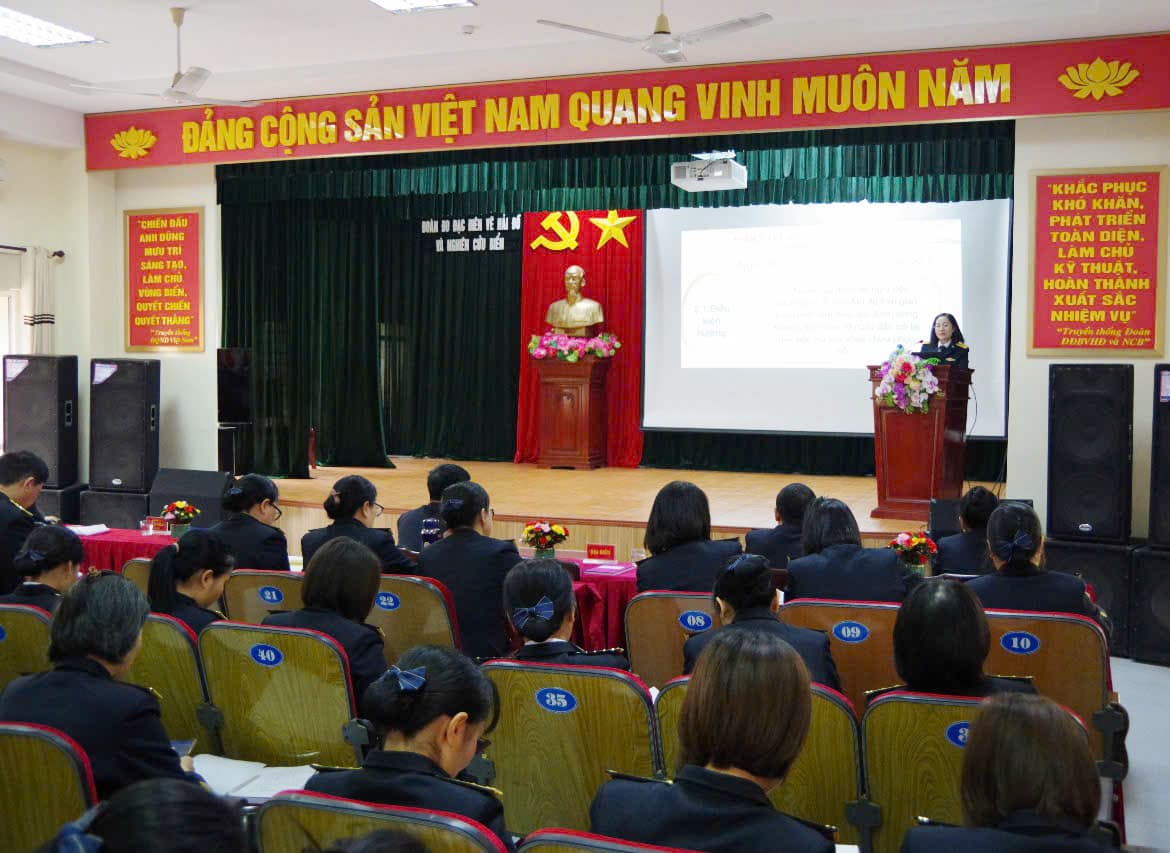 Đoàn Đo đạc biên vẽ hải đồ và nghiên cứu biển tuyên truyền, phổ biến, giáo dục pháp luật