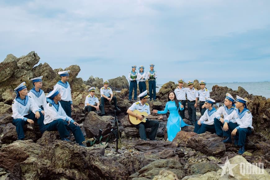 NSƯT Khánh Hòa: Hạnh phúc khi hát về người lính và Trường Sa