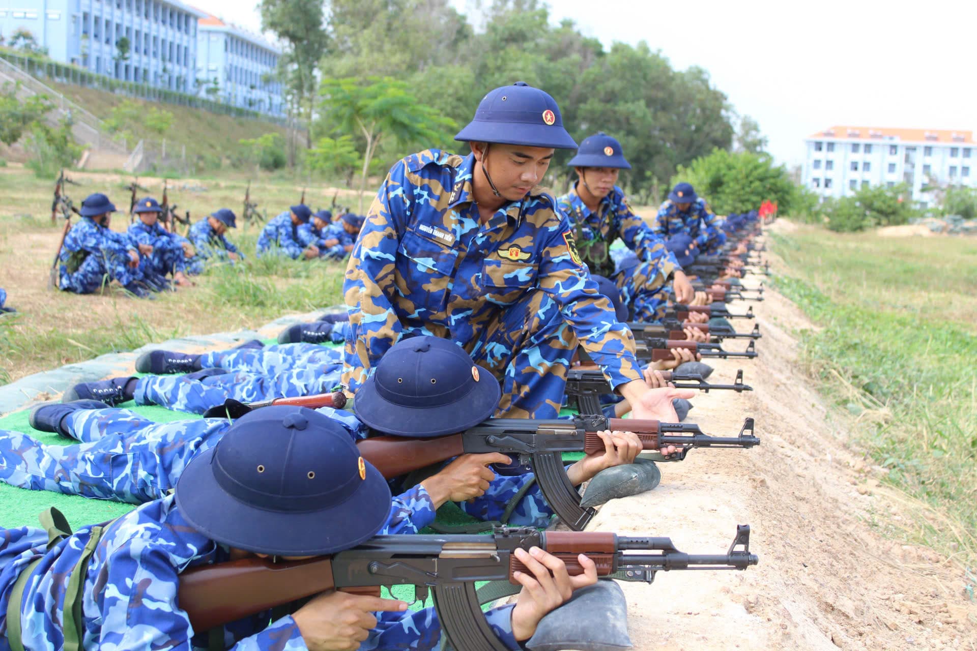 Chiến sĩ mới Vùng 2 sau tháng đầu huấn luyện