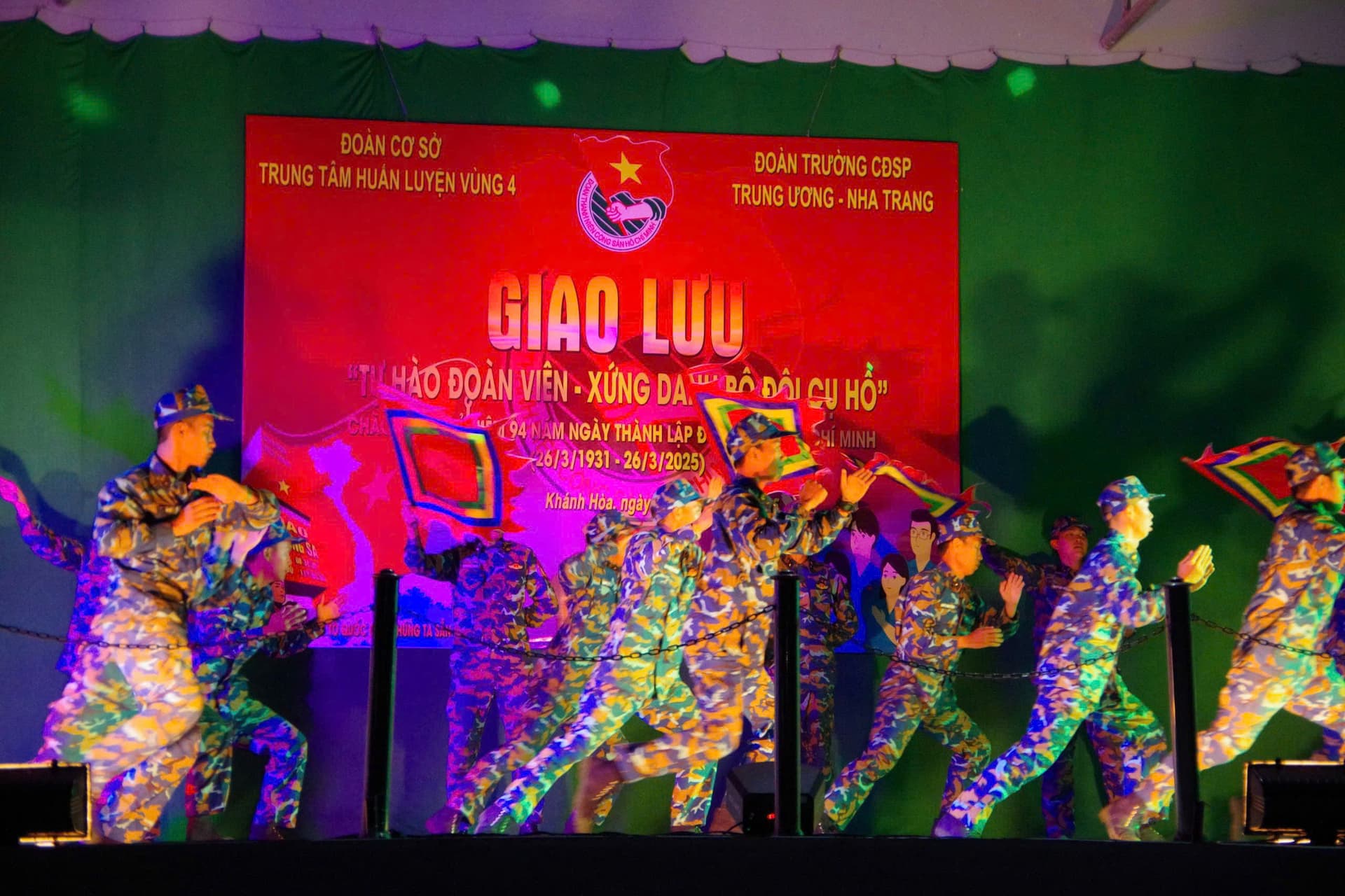 Tuổi trẻ Trung tâm Huấn luyện Vùng 4 tổ chức giao lưu văn nghệ