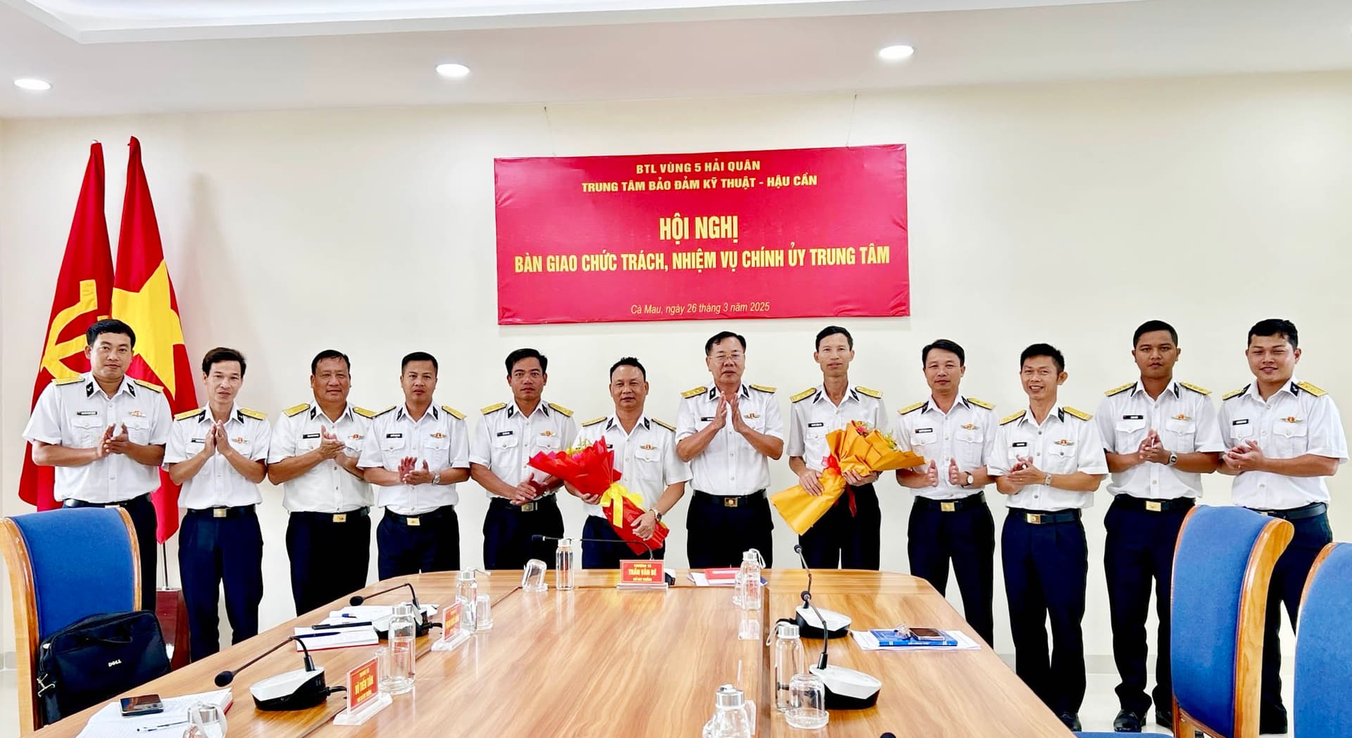 Bàn giao chức trách, nhiệm vụ Chính ủy Trung tâm Bảo đảm Kỹ thuật – Hậu cần Vùng 5