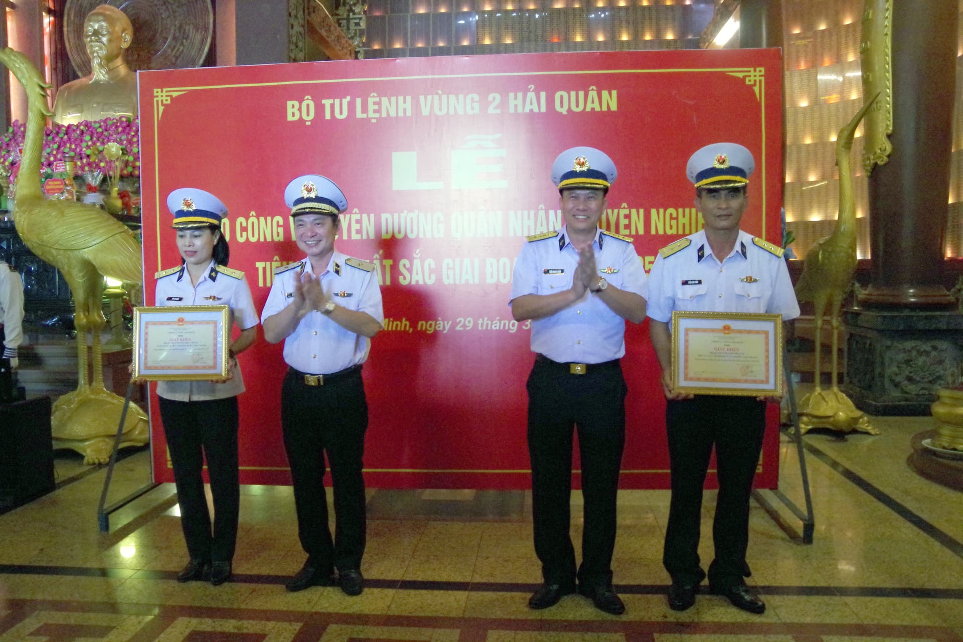 Vùng 2 Hải quân tuyên dương 40 quân nhân chuyên nghiệp tiêu biểu xuất sắc