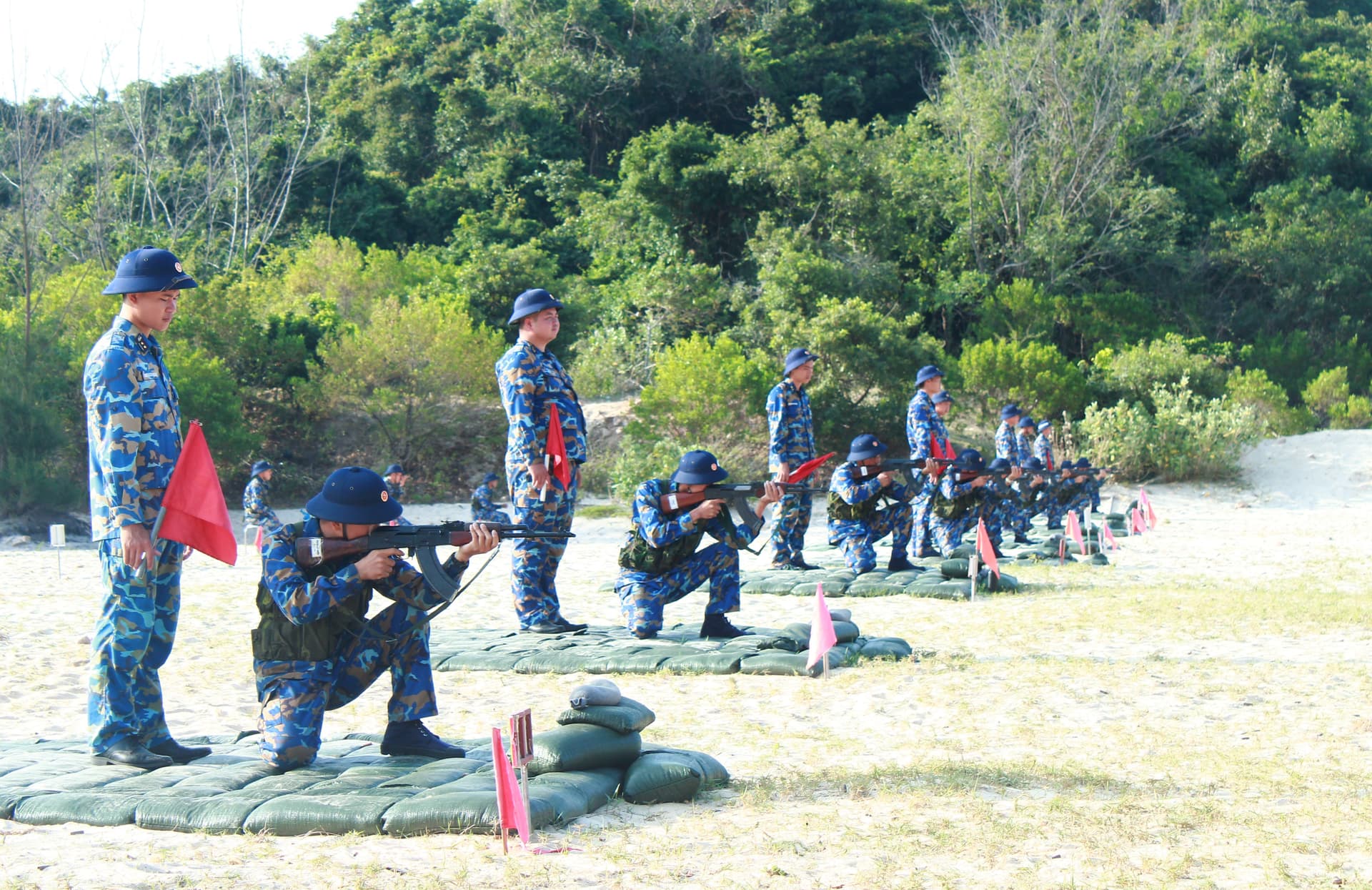 Lữ đoàn 957 kiểm tra bắn tập lần 2 cho chiến sĩ mới
